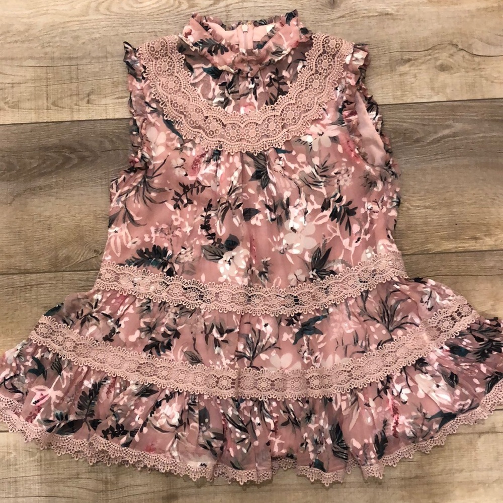 Kate spade top size small Great condition.